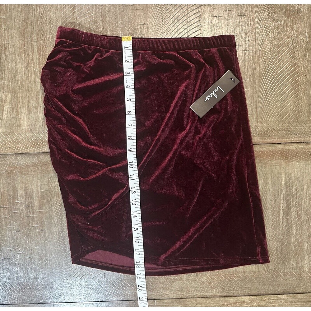 NWT Lulu’s Celebrate The Feeling Velvet Mini Skirt Burgundy Maroon Size Large - Picture 10 of 12